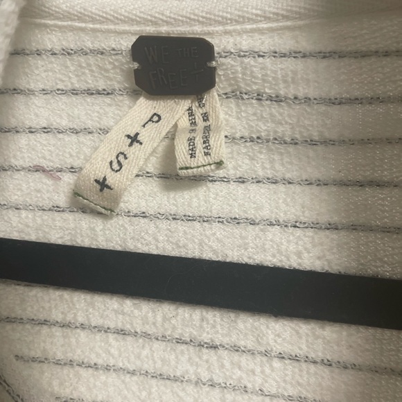 Zipper up ruffle jacket - Picture 3 of 14